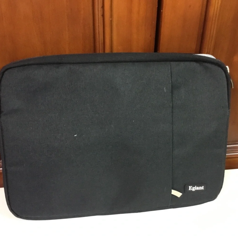 Egiant Carry All Solid Black Tablet Laptop Case Soft Gray Lining EUC 13 X 9.5 As